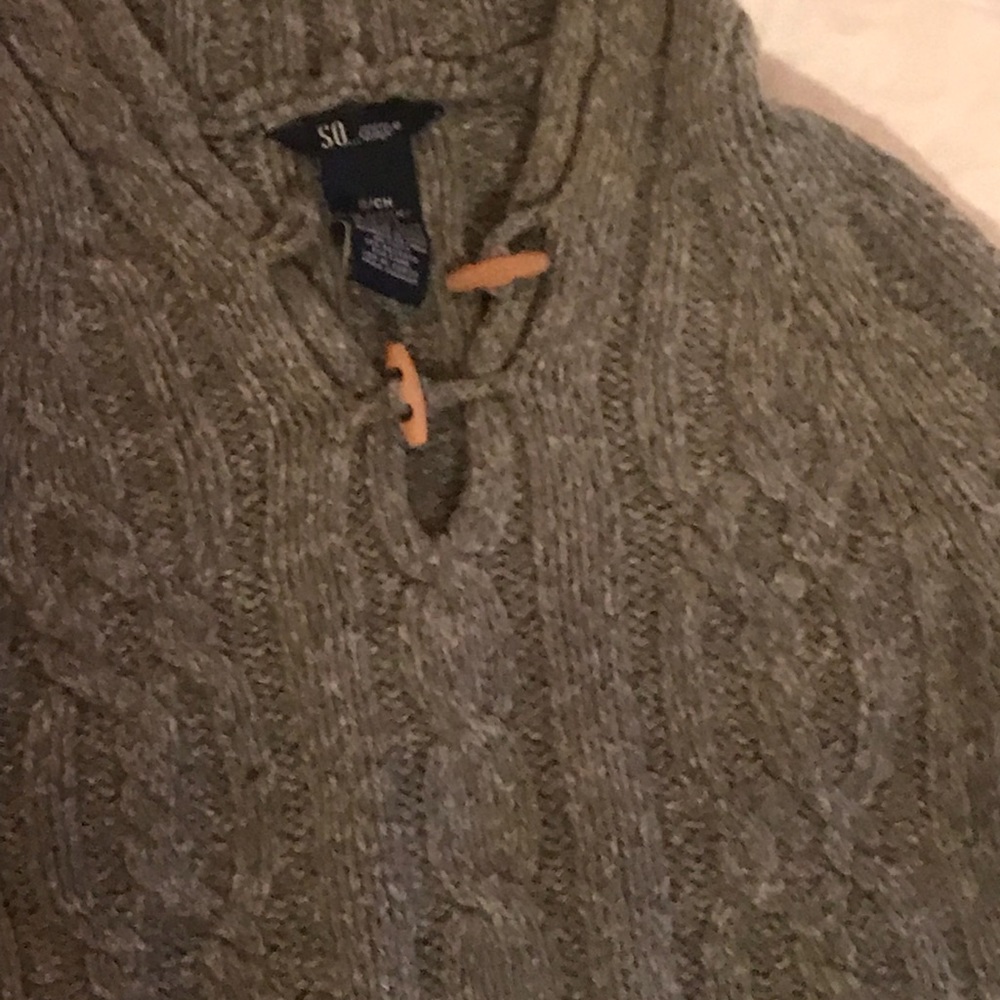 Cable knit thick sweater